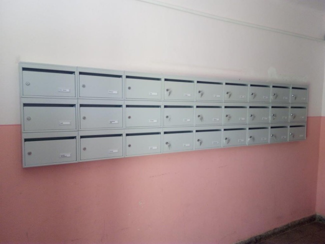 27 potovnch schrnek v sestav 3x9.